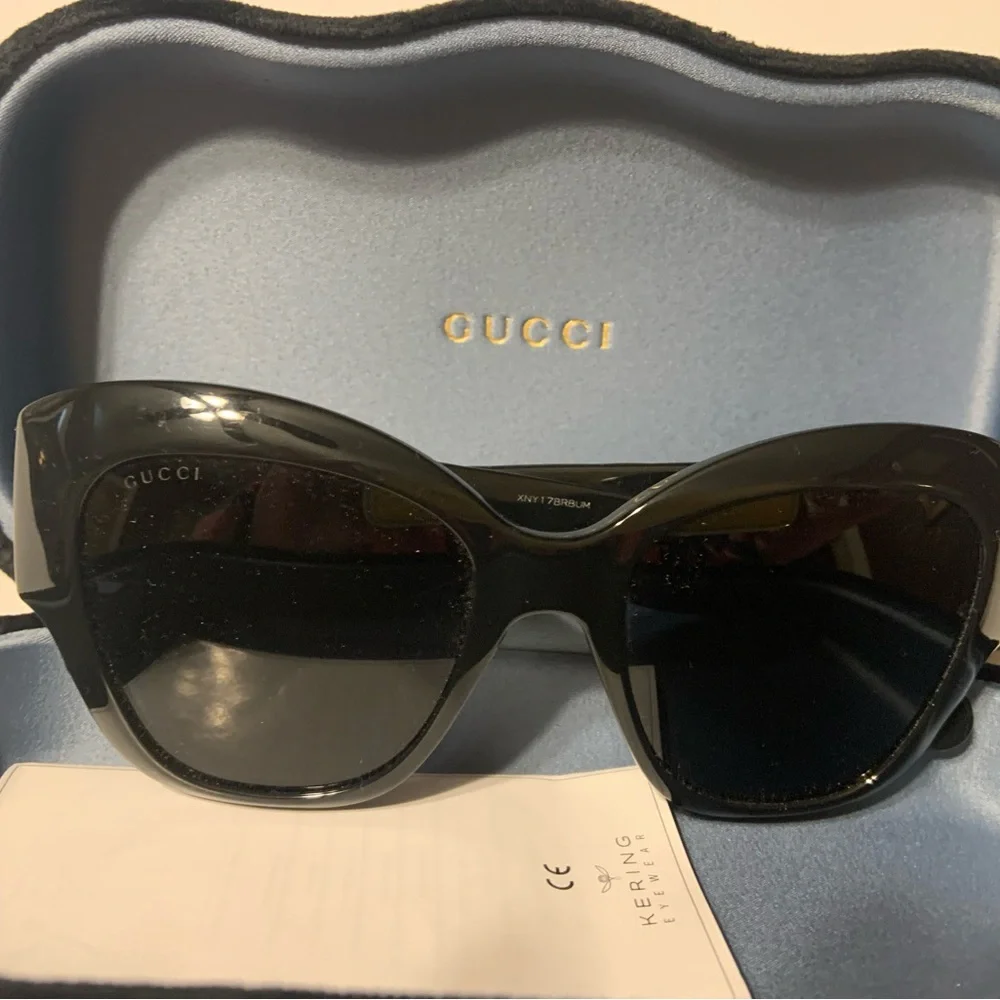 NWT Gucci Elegant Black Women's Sunglasses‎